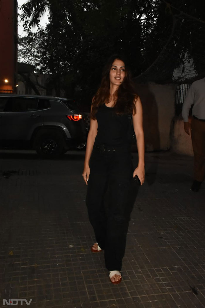 Stars In The City: Malaika Arora, Ananya Panday, Twinkle Khanna, Ajay Devgn And Others