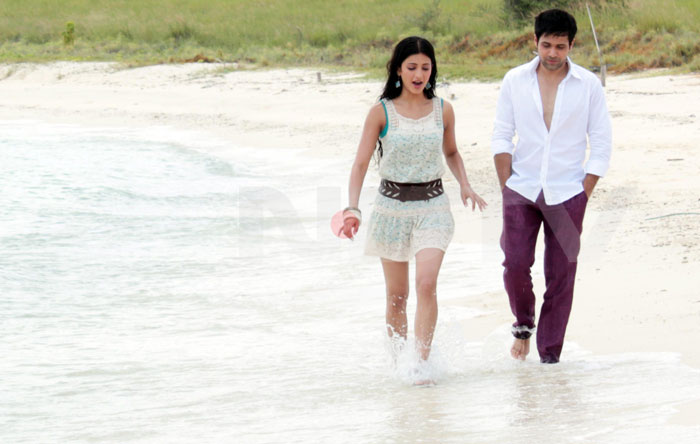 Emraan and Shruti share a great chemistry!