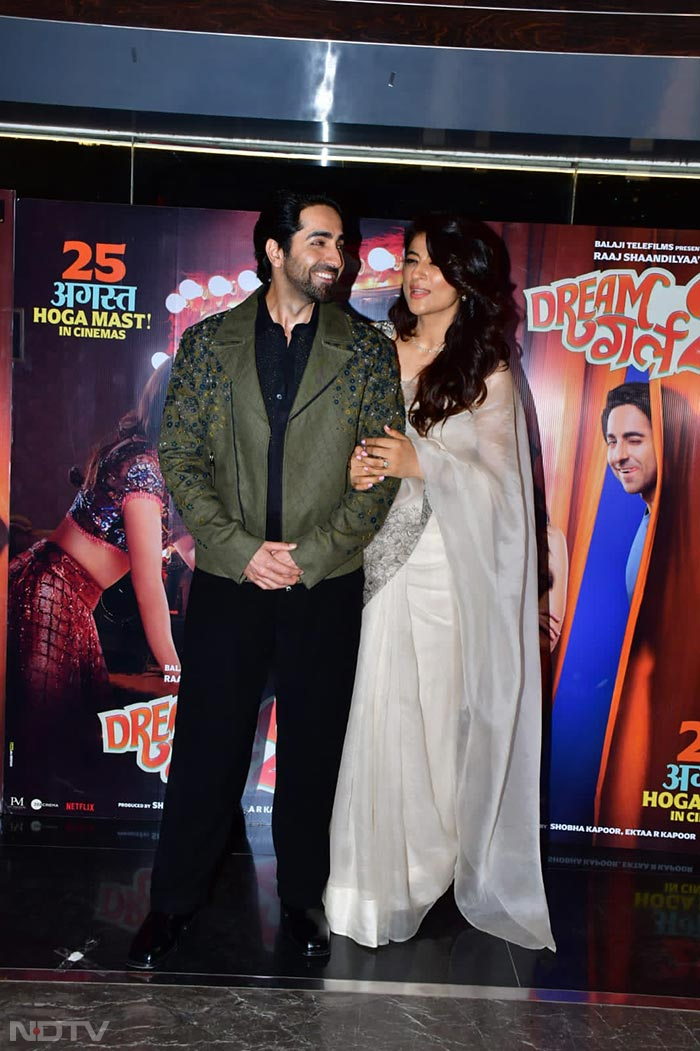 Suhana-Navya, Shanaya, Aditya And Others Form Ananya\'s Cheer Squad At Screening