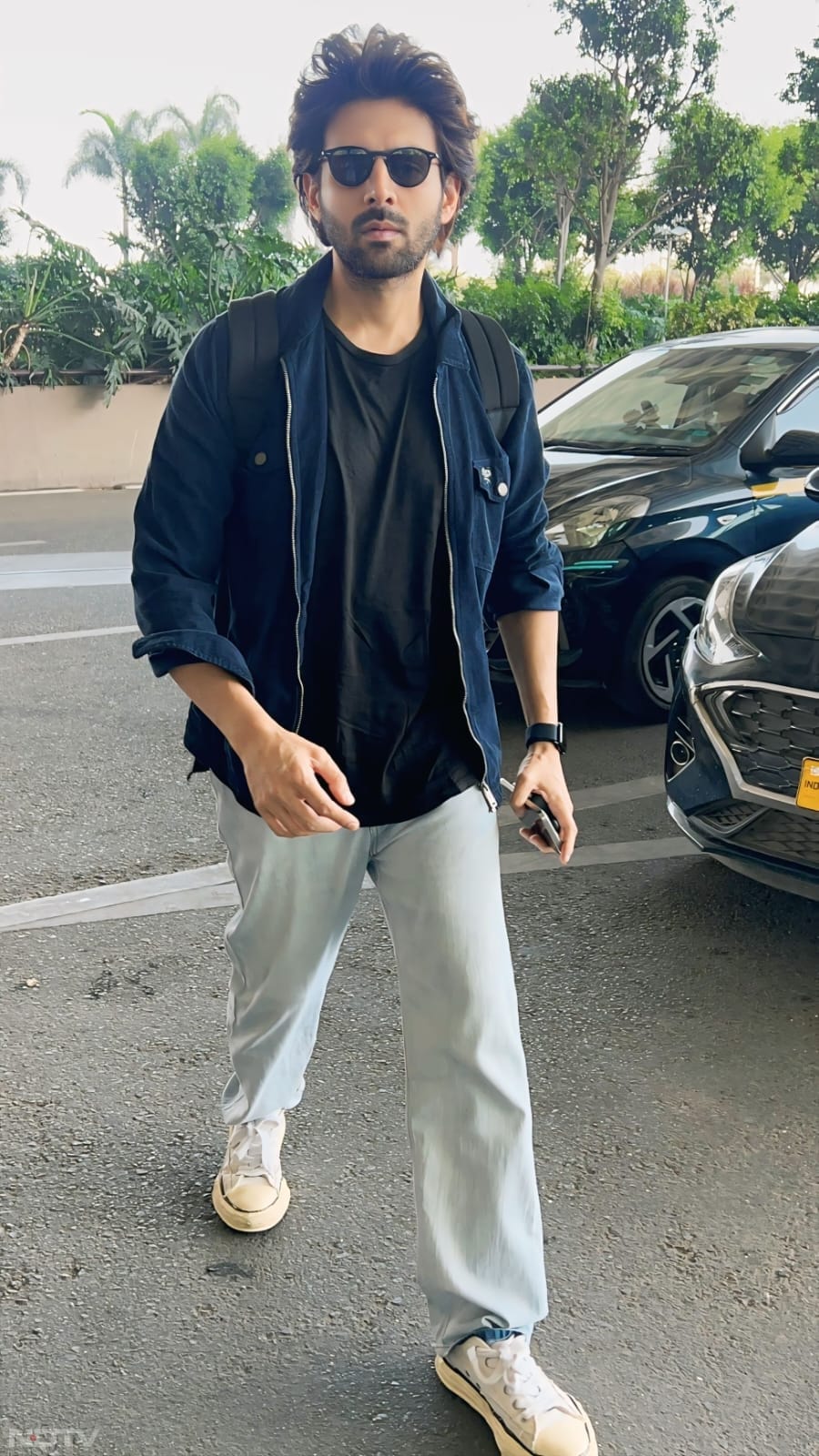 Kartik Aaryan sported a casual look (Image Courtesy: Varinder Chawla)