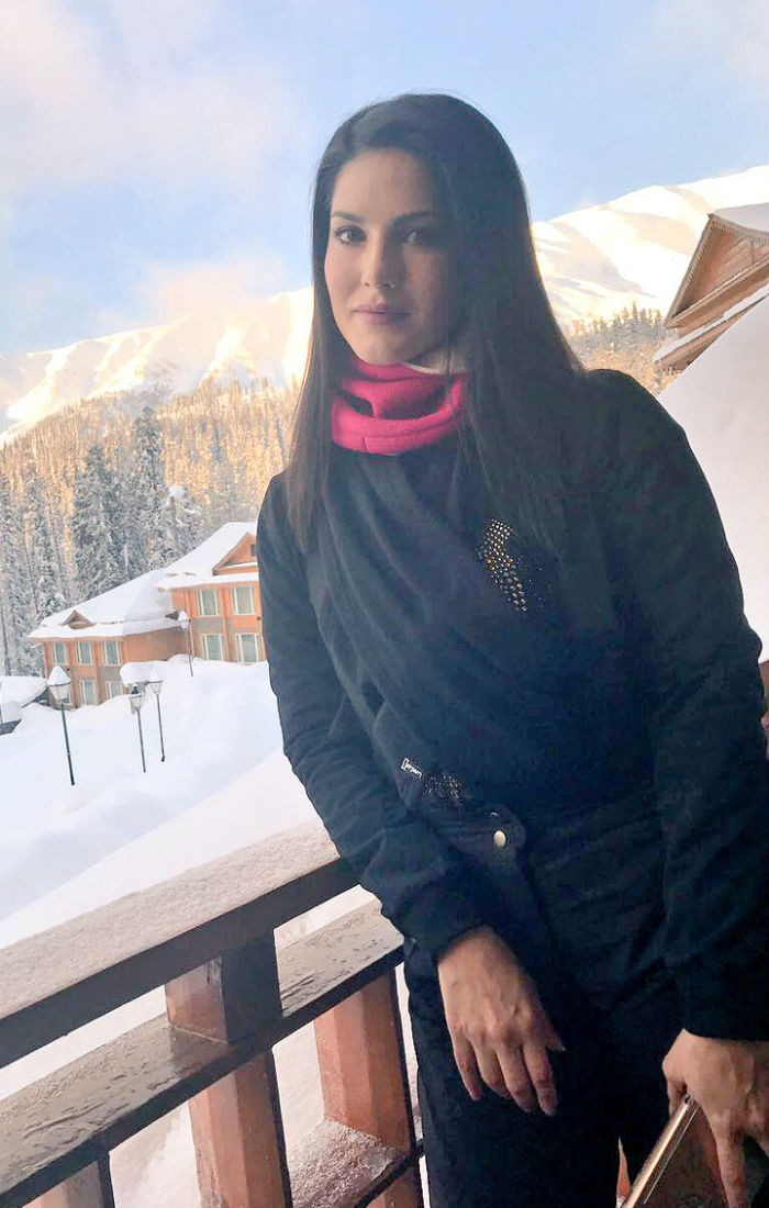Kashmir Ki Kali: Sunny Leone And Husband Daniel Weber Are Holidaying In The Snow-Clad Mountains