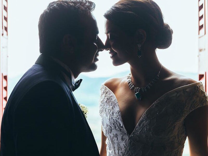 Photo : 6 Pics From Surveen Chawla's Italian Wedding