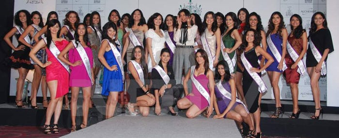 As many as 30 beautiful women selected through a nationwide hunt have made it to the I Am She contest - the preliminary to the 2010 Miss Universe competition. The winner will represent India at the international pageant.