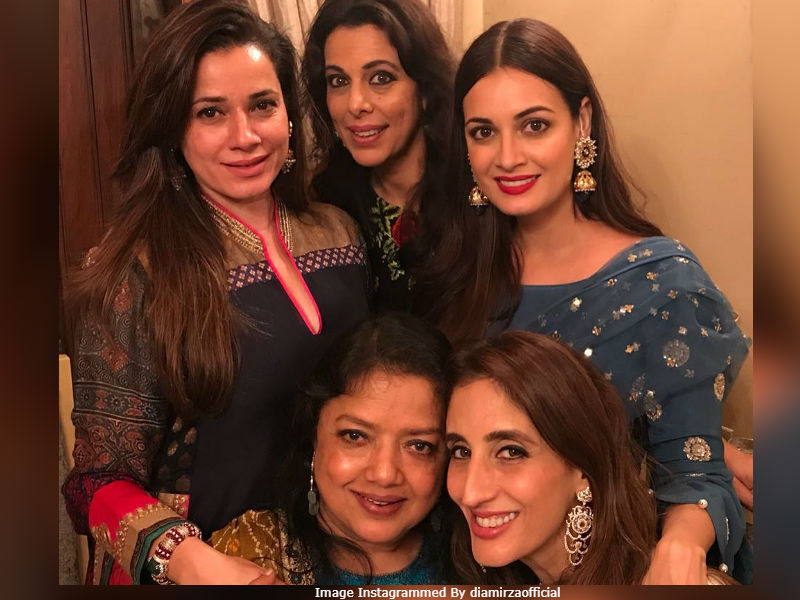 संजय खान ने दी ईद की पार्टी, शामिल हुए कई फिल्‍मी सितारे