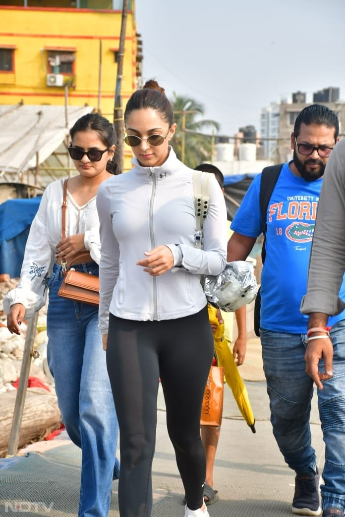 Kiara Advani was spotted in Mumbai (Image Courtesy: Varinder Chawla)