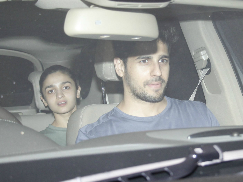 एक बार फिर साथ दिखे आलिया भट्ट और सिद्धार्थ मल्होत्रा एक बार फिर साथ दिखे आलिया भट्ट और सिद्धार्थ मल्होत्रा