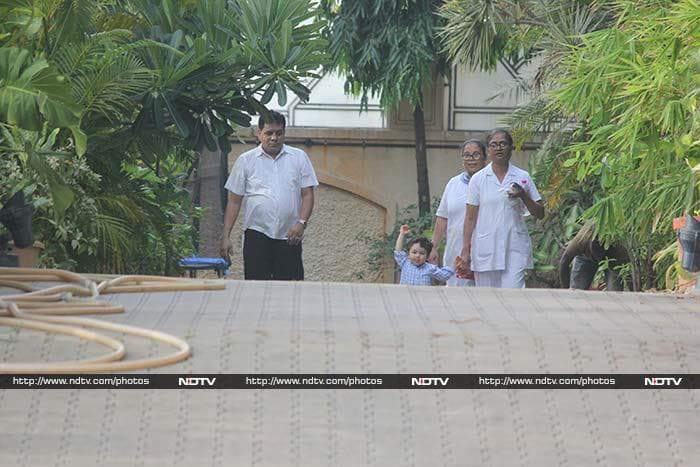 After School, Taimur Chills By The Poolside