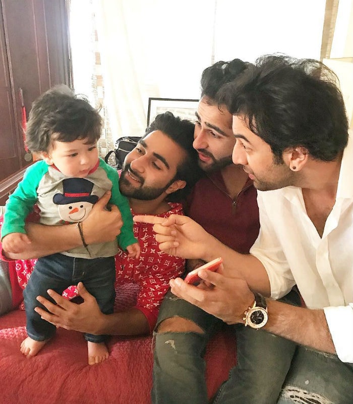 5 Fantastic Pics From Taimur\'s First Kapoors Christmas Brunch