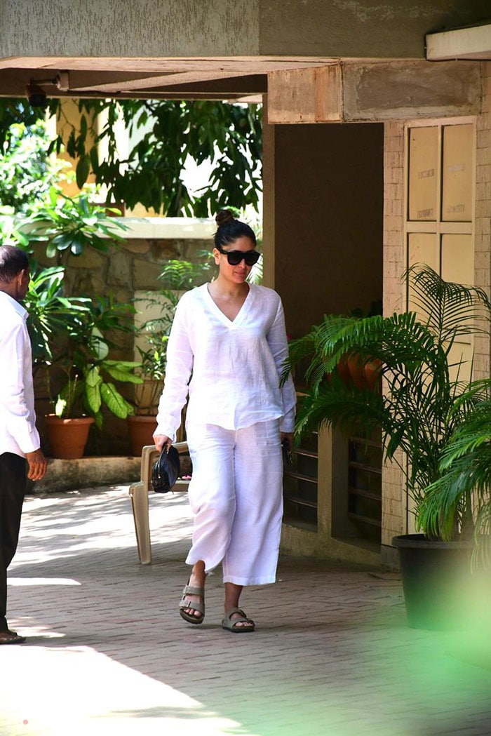 Kareena Kapoor clicked at her candid best. (Image courtesy: Varinder Chawla)