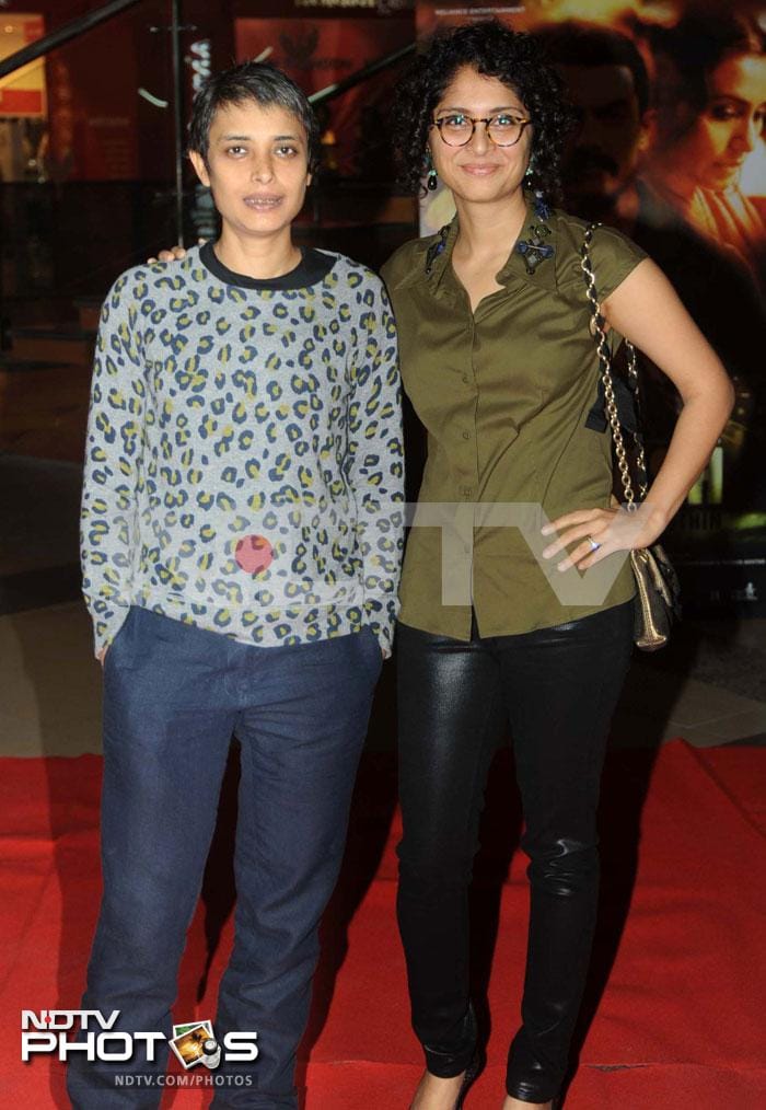 Aamir\'s Talaash begins with family and friends