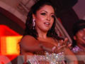 Tanushree, Minissha add sizzle to fashion carnival