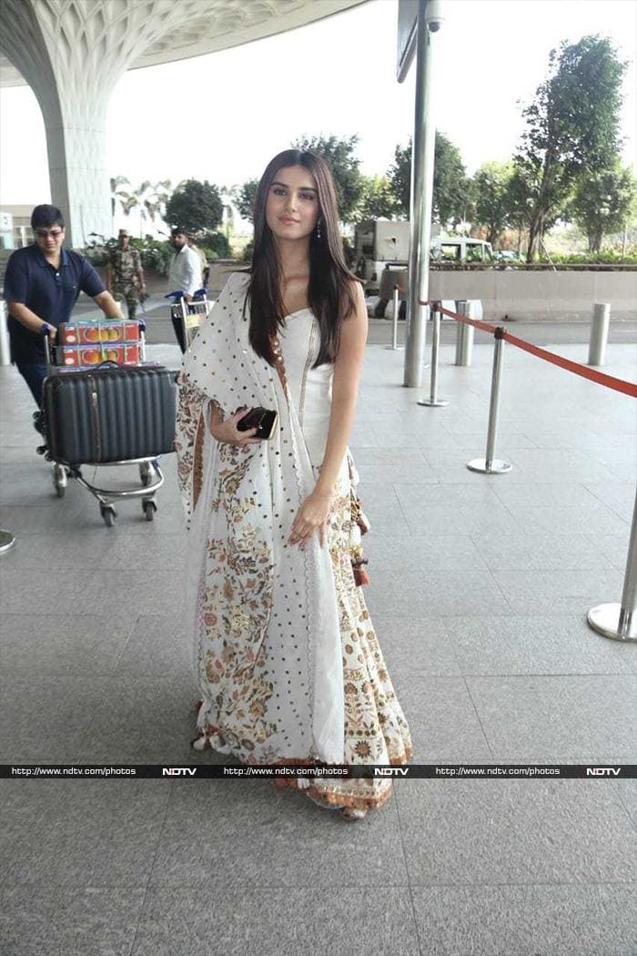 Students Of Fashion Ananya And Tara Fly In Style