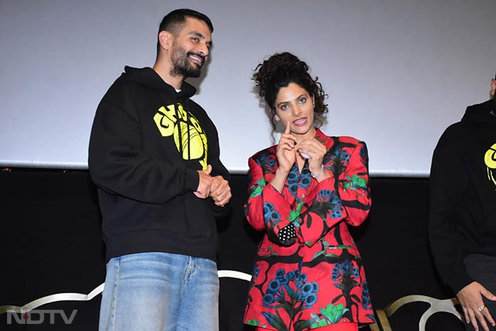 Angad Bedi and Saiyami Kher were pictured together. (Image Courtesy: Varinder Chawla)