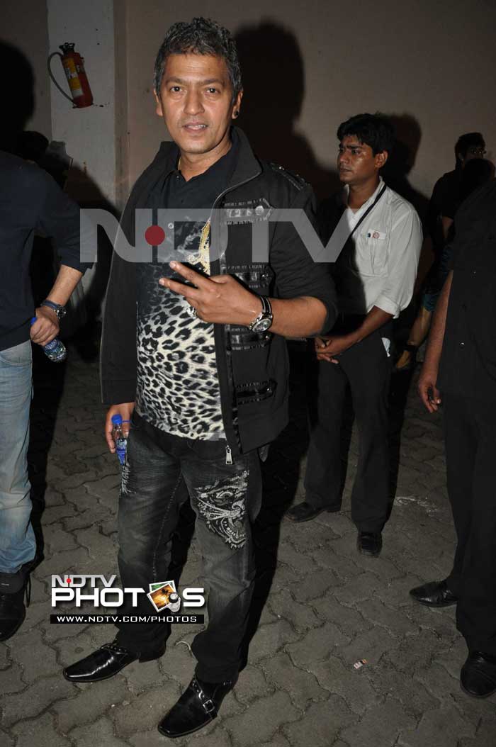 Aadesh Shrivastava is back in the spotlight, and looking good. <br>
He was diagnosed with cancer in December of 2010, following which underwent chemotherapy.