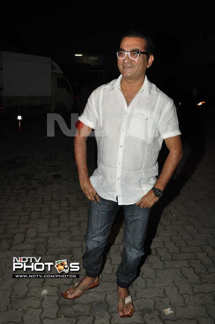 Singer Abhijeet's sporting the <i>chappal</i>s.