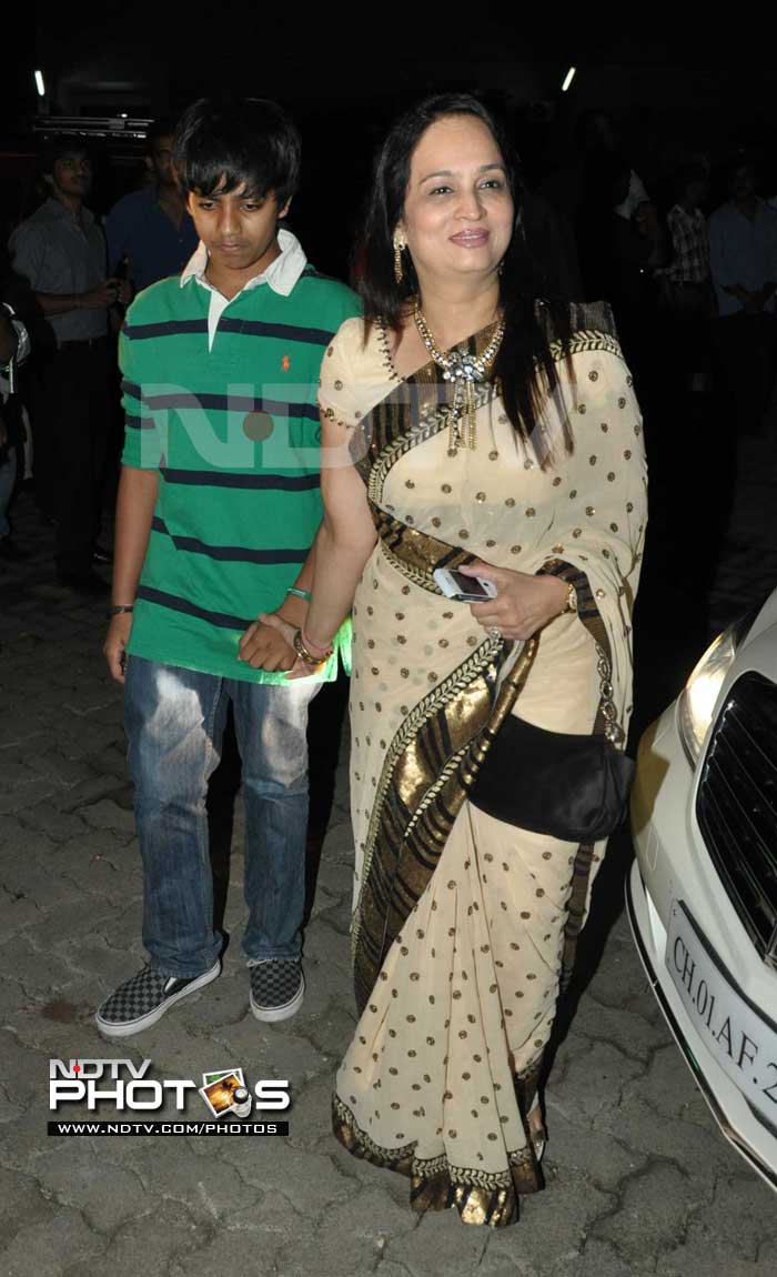 Smita Thackeray made an appearance with her younger son.