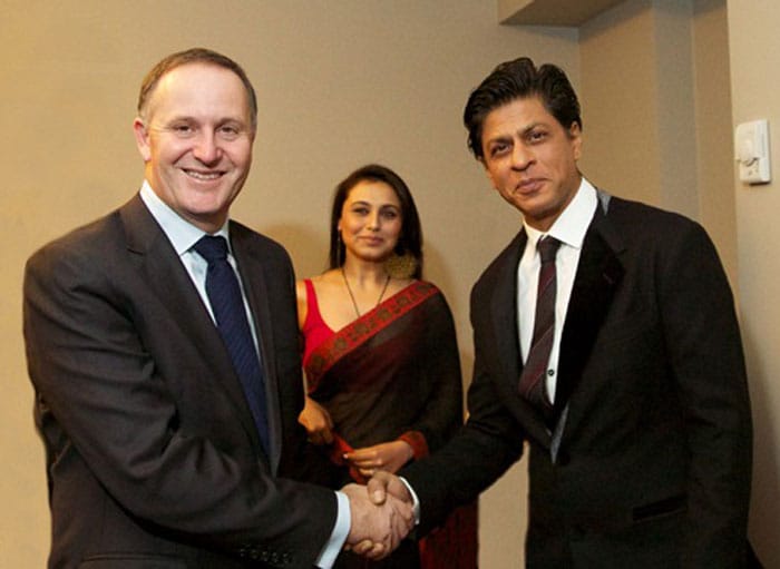 Ahead of the concert, Shah Rukh Khan met New Zealand Prime Minister John Key.<br><br>
Also seen in the picture is actress Rani Mukherji.