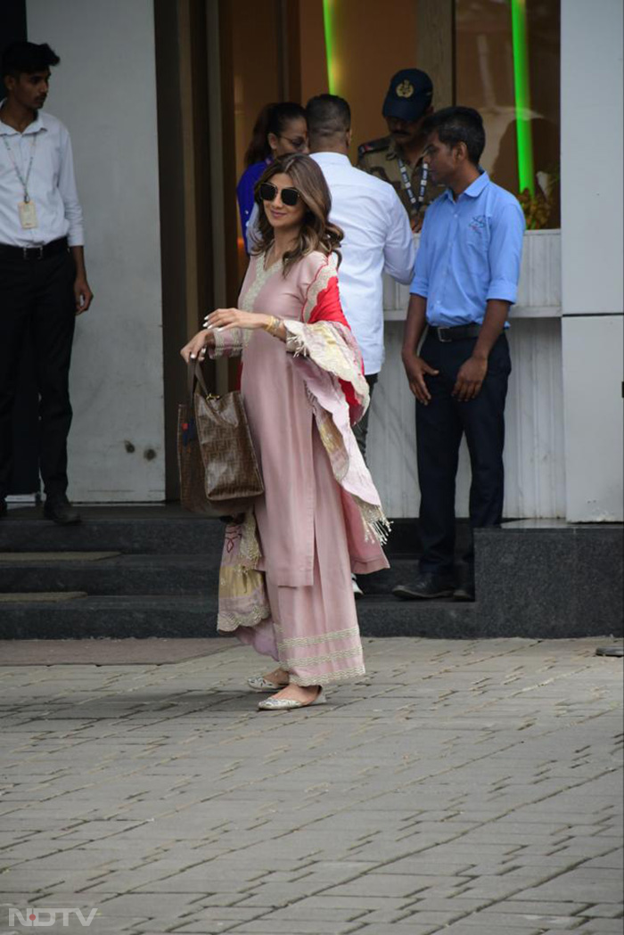 The Best Of Celeb Airport Style, Featuring Anushka, Shilpa And Others