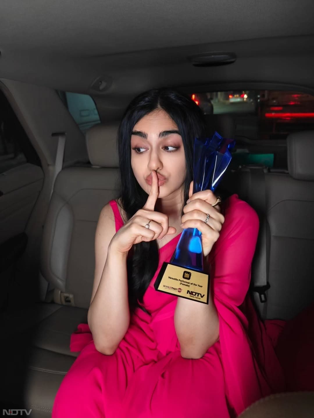 अदा शर्मा को Versatile Performer award से सम्&zwj;मानित किया गया. adah_ki_adah/Instagram