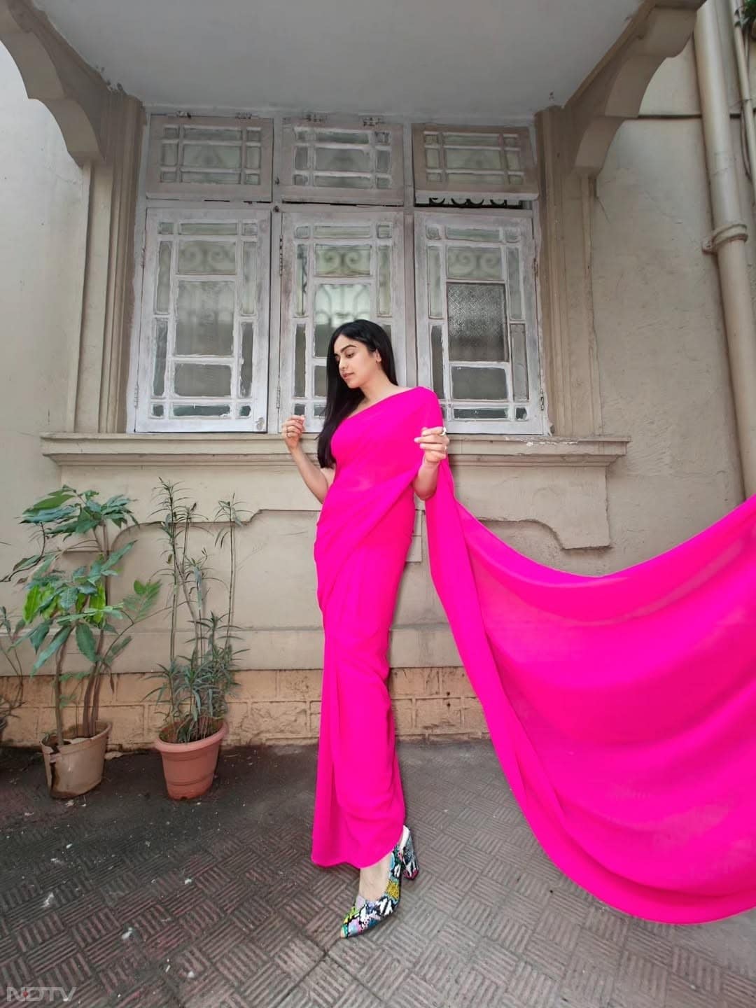 मुंबई में जन्मीं अदा ने 2008 में हॉरर फिल्म '1920' से बॉलीवुड में डेब्यू किया था. adah_ki_adah/Instagram