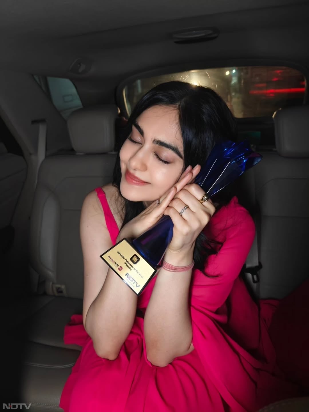 खबर लिखे जाने तक इंस्&zwj;टाग्राम पर उनके 9.9M फॉलोअर्स हैं. adah_ki_adah/Instagram