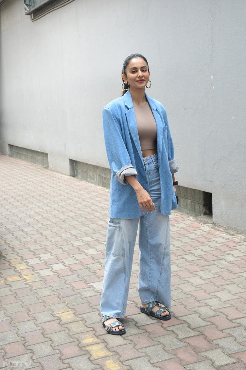 Rakul Preet Singh sported a denim-on-denim look. (Image Courtesy: Varinder Chawla)