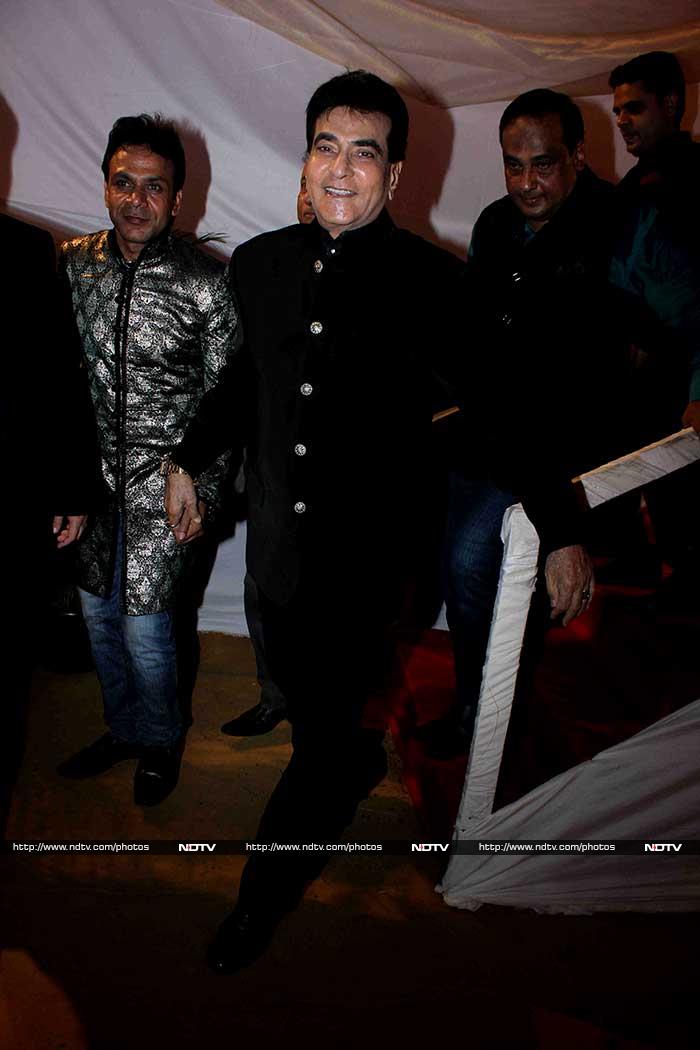 Meanwhile, veteran actor Jeetendra attended the wedding of politician Mohammed Arif (Naseem) Khan's son in Mumbai the same evening.