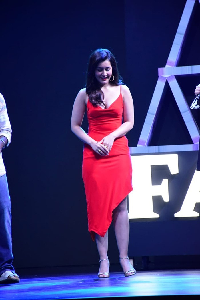 Dressed in a red dress, Raashi Khanna attended the Amazon bash.
