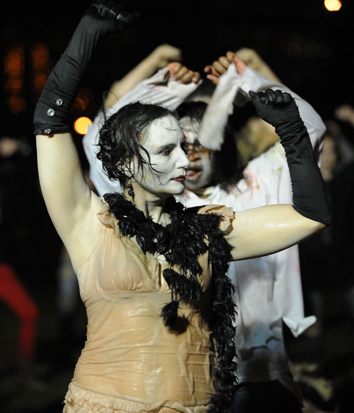 People dressed as 'zombies' dance to Michael Jackson's Thriller during &quot;Thrill The World: A Global Tribute to Michael Jackson&quot;&nbsp; in Astoria Park in the Queens section of New York.&nbsp; (Image: AFP)