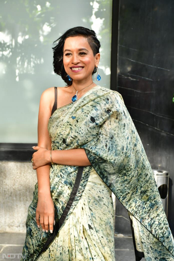 Tillotama Shome smiled widely for the cameras at the promotional event of <i>The Night Manager</i>. (Image Courtesy: Varinder Chawla)