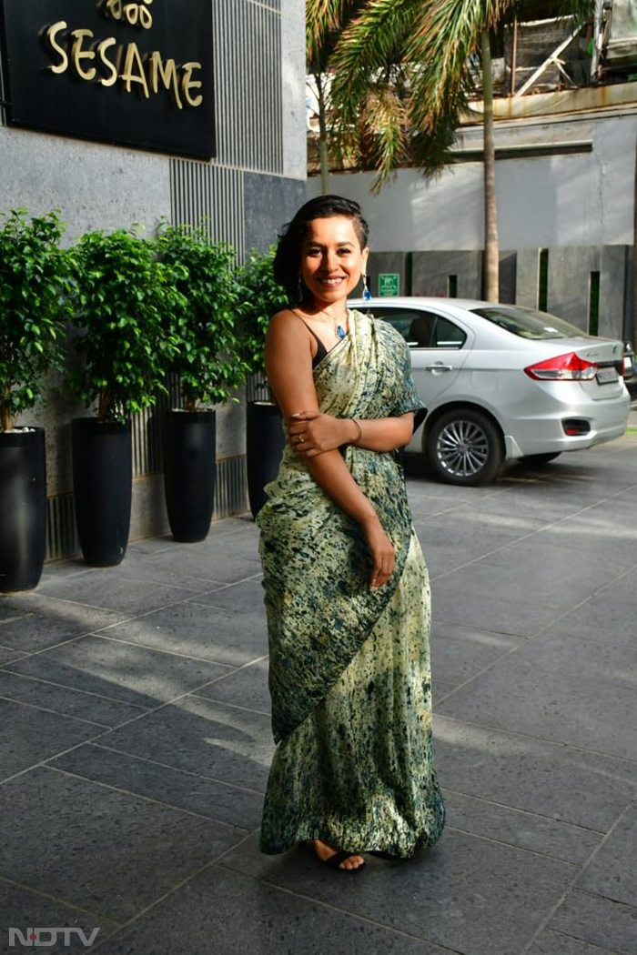 Tillotama Shome slipped into a gorgeous saree for a promotional event. (Image Courtesy: Varinder Chawla)