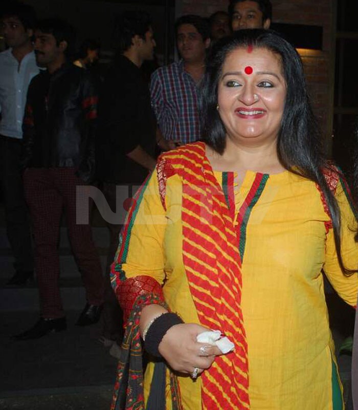 TV actress Apara Mehta came with a smile brighter than her outfit.