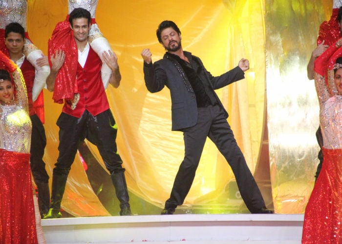 'चुम्मा-चुम्मा' पर थिरके BIG B-रणवीर, सलमान-SRK ने भी दिया अपना बेस्ट
