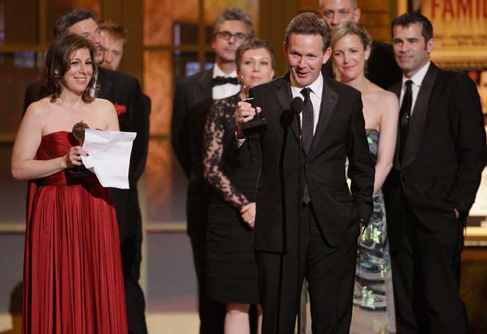 Scarlett, Catherine shine at Tony awards