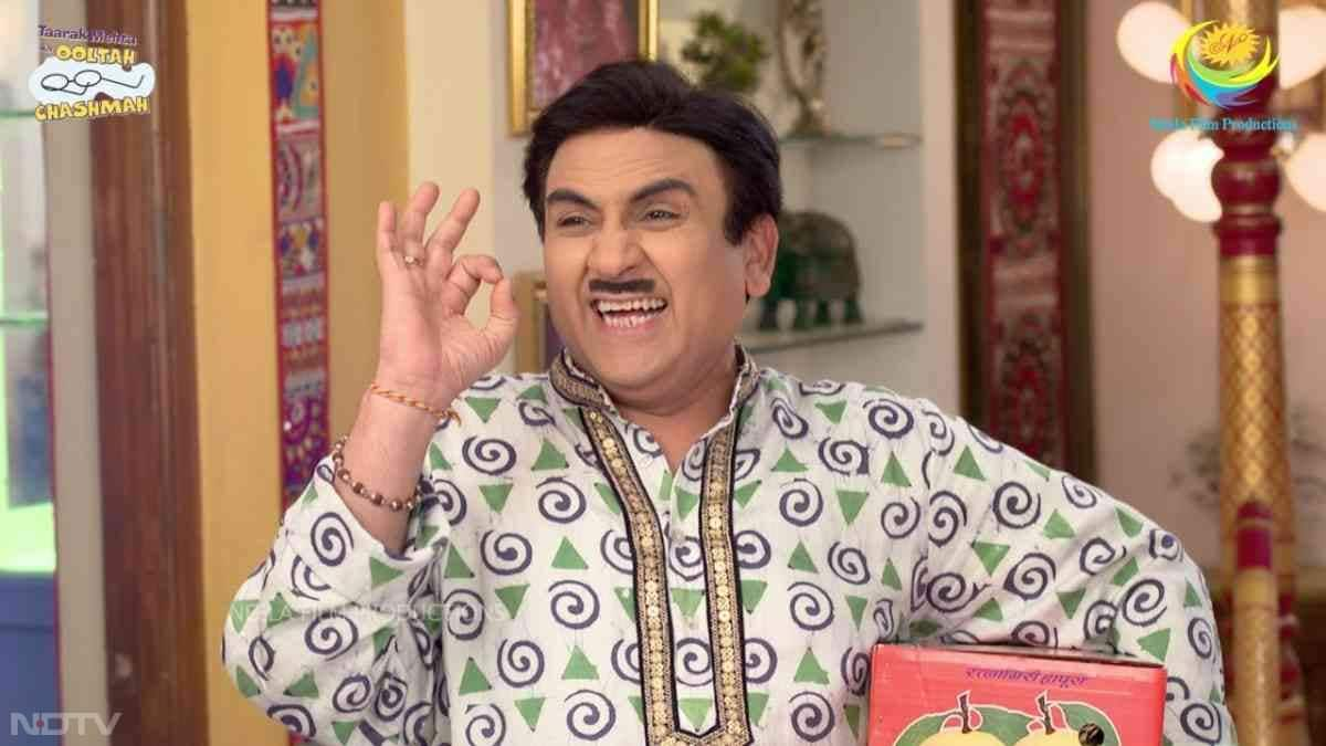 तारक मेहता का उल्टा चश्मा (Taarak Mehta Ka Ooltah Chashmah): असित मोदी का ये शो अभी भी लोगों का फेवरेट है. शो से कई कलाकार आ चुके हैं और जा चुके हैं लेकिन ये शो लोगों को अभी भी हंसाने में कामयाब है.