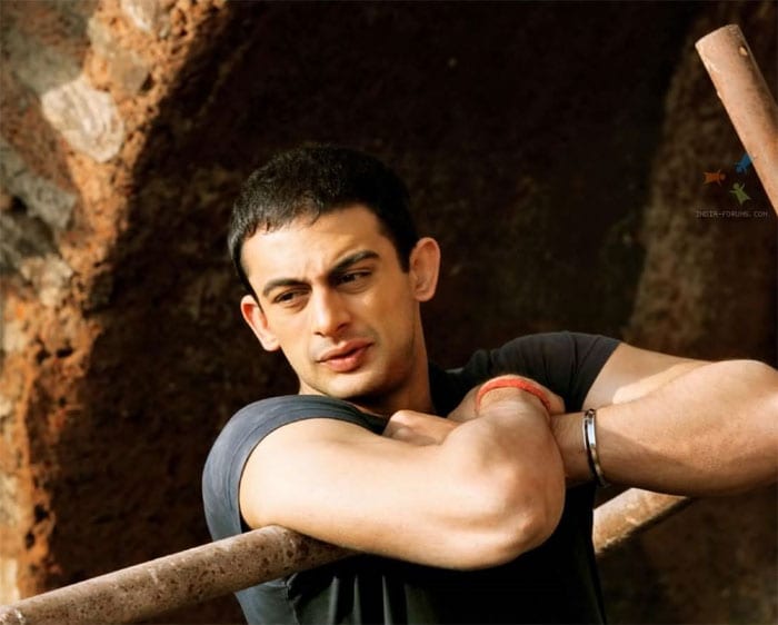 <b>Arunoday Singh in <i>Yeh Saali Zindagi</i></b>: After his  thanda thanda performance in <i>Aisha</i>, Arunoday showed promise as a villain.