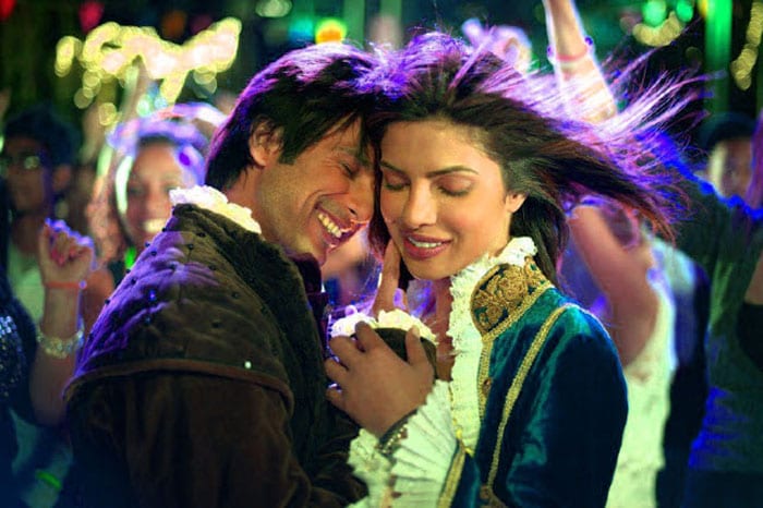 <b><i>Mukhtasar</i> from <i>Teri Meri Kahaani</i></b>: This romantic number was one of the few highlights of the movie which failed to make it big at the box office. The beautiful lyrics of the song were been penned by Prasoon Joshi and sung by Wajid Ali.