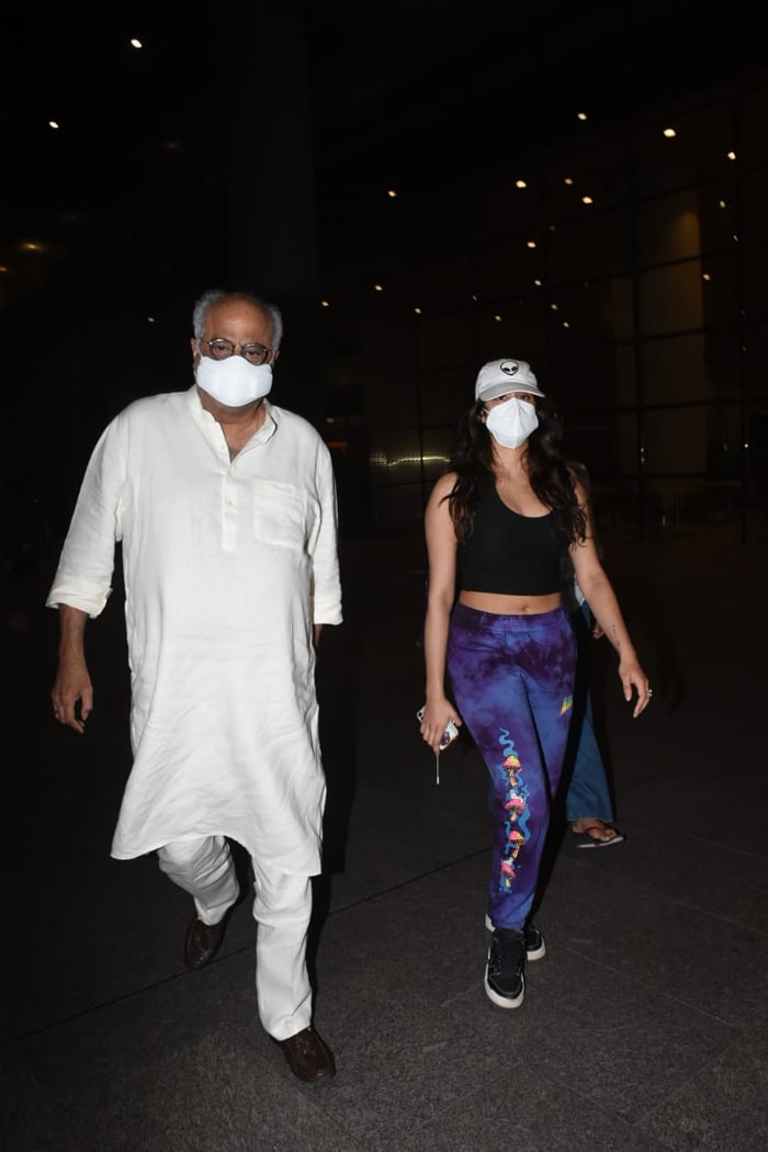 Janhvi Kapoor and her father, filmmaker Boney Kapoor, were also spotted at the Mumbai airport on Tuesday.