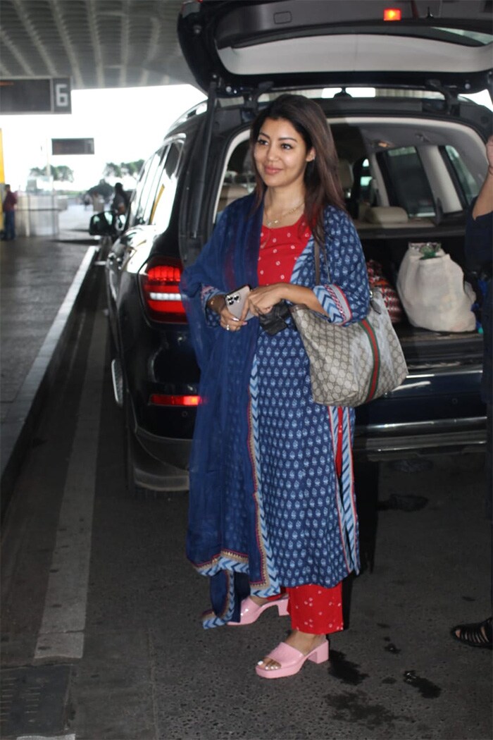 Debina Bonnerjee patiently posed for the shutterbugs at the airport.