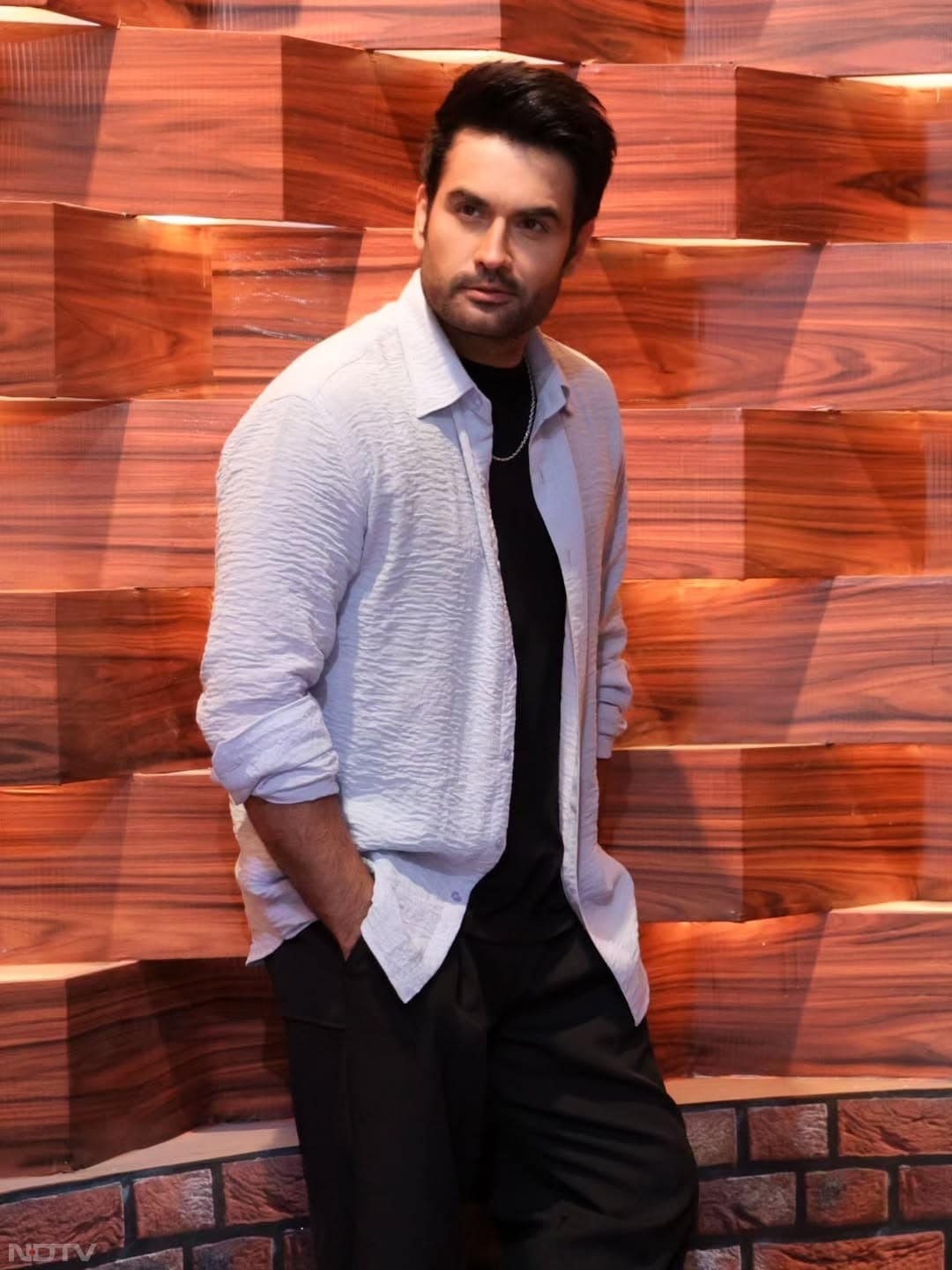 कलर्स टीवी के एक शो में विवियन के दामाद के किरदार को लोगों ने काफी पसंद किया था.  viviandsena/Instagram