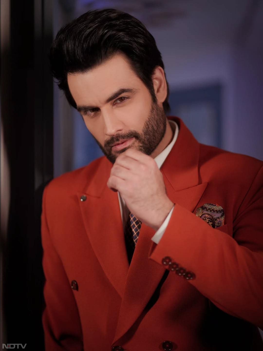 अभी वे लॉफ्टर शेफ्स में नजर आ रहे हैं, जहां उनकी जोड़ी ईशा सिंह के साथ बनी है. viviandsena/Instagram