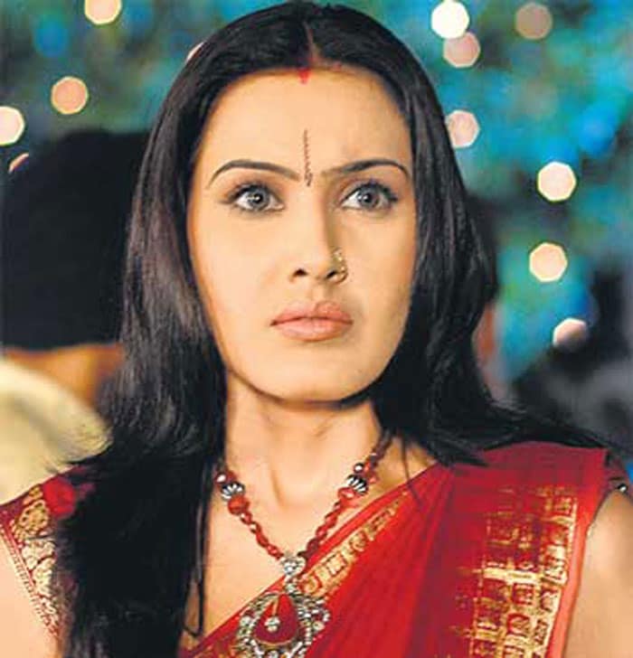 <b>Kamya Punjabi</b>: Kamya has played negative roles in many television serials such as  <i>Astitva...Ek Prem Kahani, Banoo Mein Teri Dulhann</i> and <i>Woh Rehne Waali Mehlon Ki</i>.