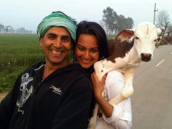 Sonakshi with Akshay during the Chandigarh schedule of the movie <i>Joker</i>.