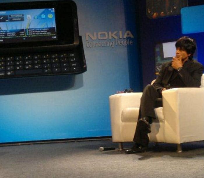 SRK launches Nokia E7