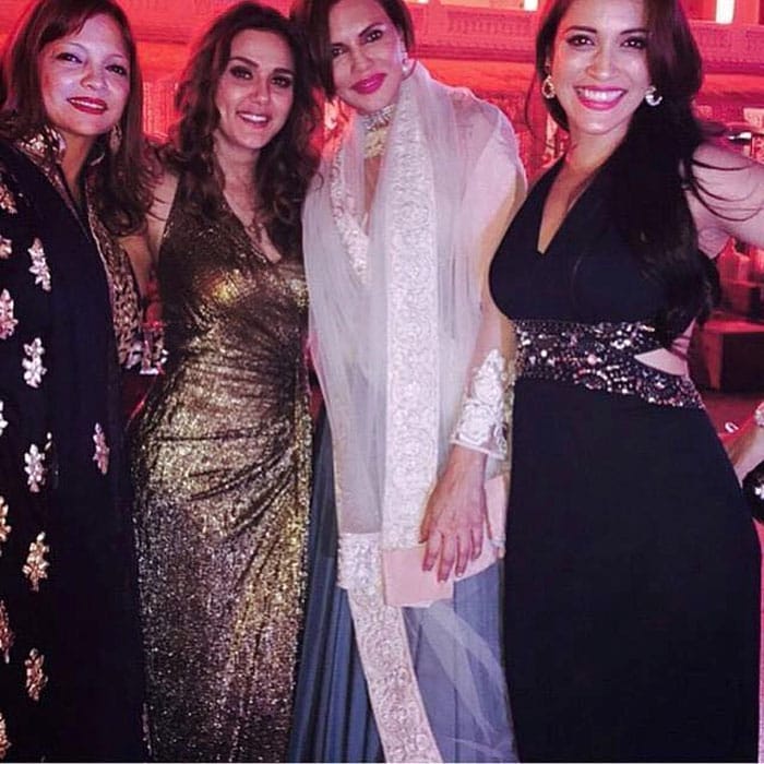 Bollywood Lives it Up at Sanjay Hinduja\'s Wedding Celebrations