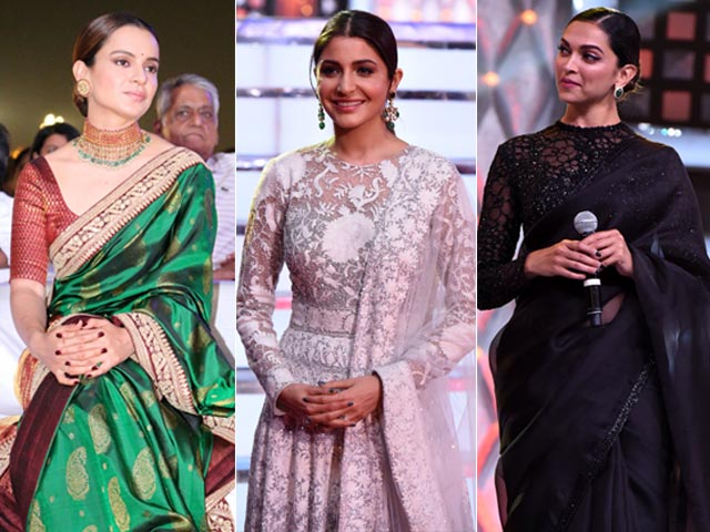 दीपिका-अनुष्का से शाहरुख-आमिर तक, देखें Umang 2018 की Inside Photos दीपिका-अनुष्का से शाहरुख-आमिर तक, देखें Umang 2018 की Inside Photos