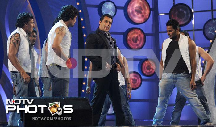 Salman performs his trademark <I>Dabangg</i> step.