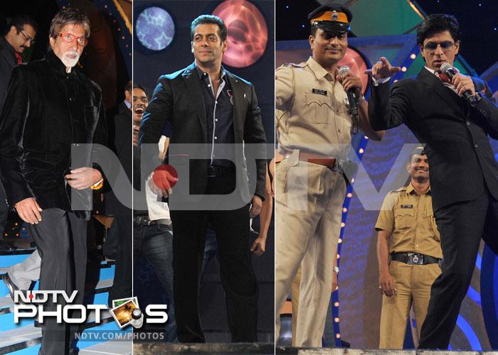 On Saturday, Bollywood's best put up a blockbuster show to entertain the Mumbai Police and their families. 
Umang 2012 is Bollywood's thank you for the force which as many stars would say, looks after their safety and security round-the-clock.