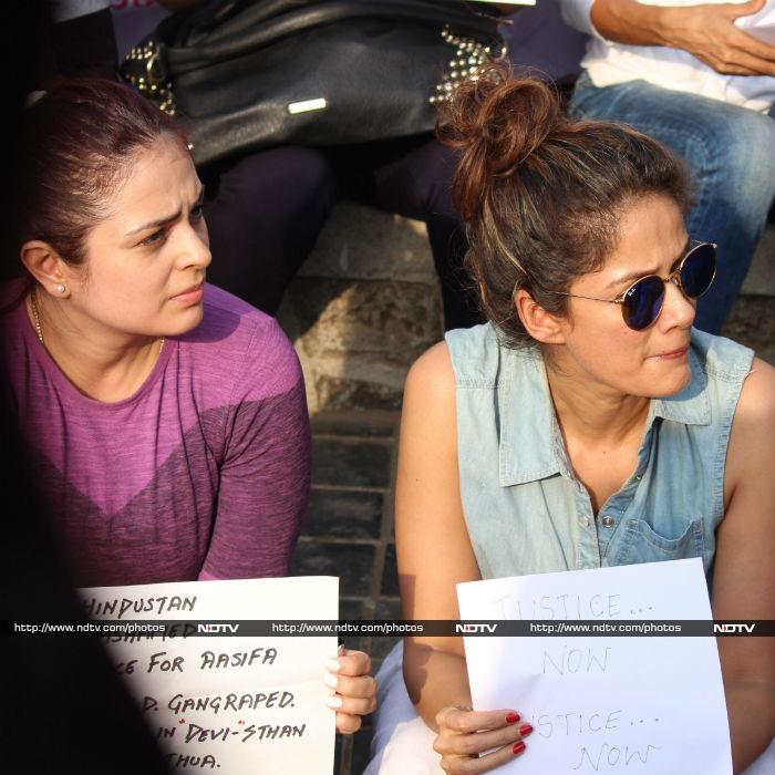 Twinkle Khanna, Hina Khan Others Join Protest Against Kathua And Unnao Cases