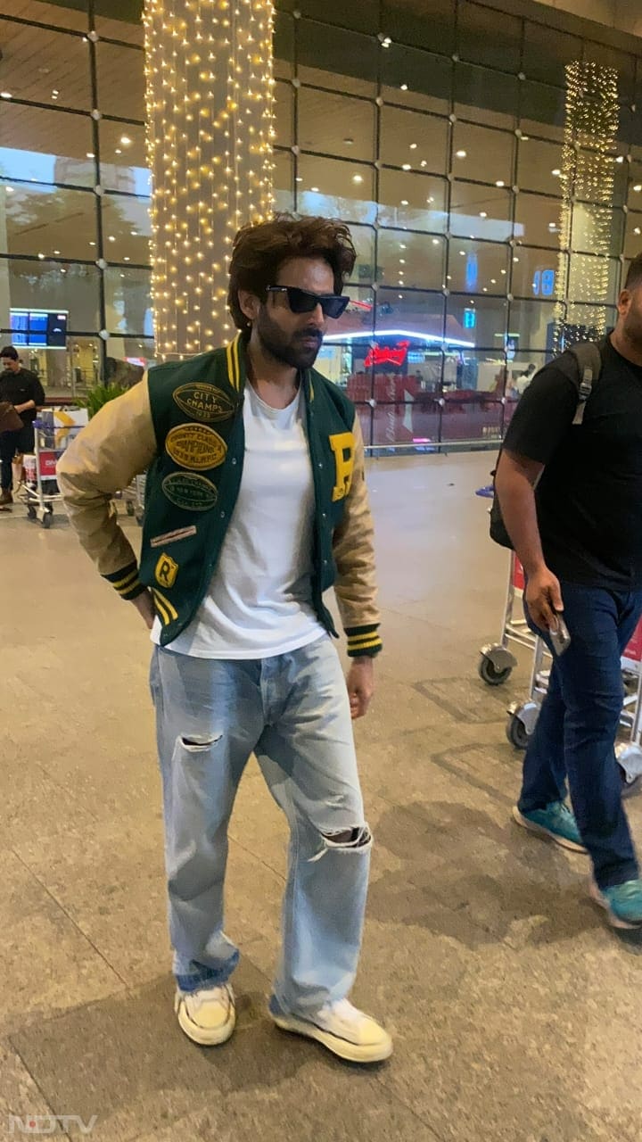 Make way for Kartik Aaryan (Image Courtesy: Varinder Chawla)